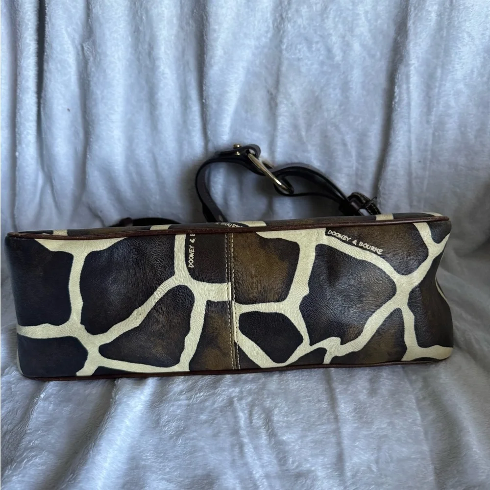 Dooney & Bourke Giraffe Animal Print Shoulder Bag w/ COA in EUC - Picture 3 of 14